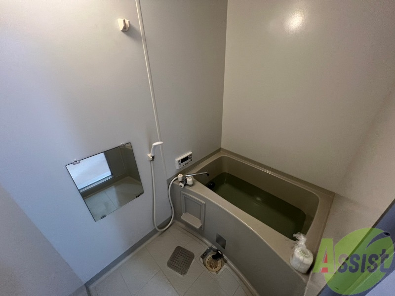 バス・シャワールーム　綺麗な浴室です。１日の疲れを癒すのに最適ですね。