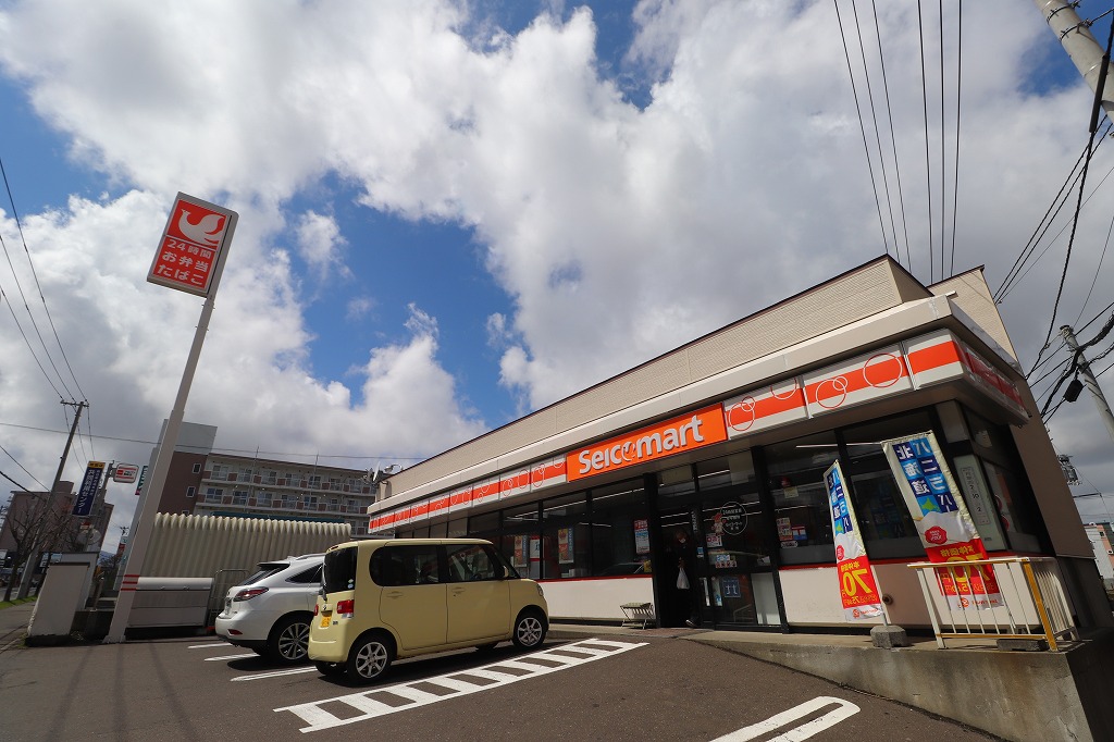 コンビニ　セイコーマート西岡店（コンビニ）まで168m