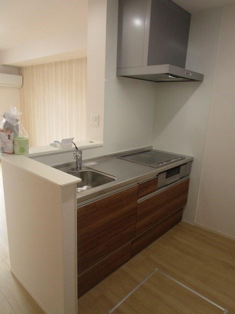 キッチン　写真は103号室です（参考）