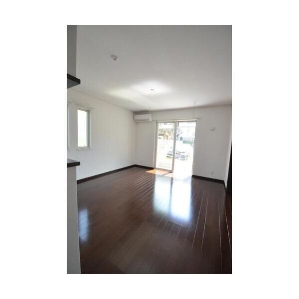 居室・リビング　13.1畳の広々としたリビング♪