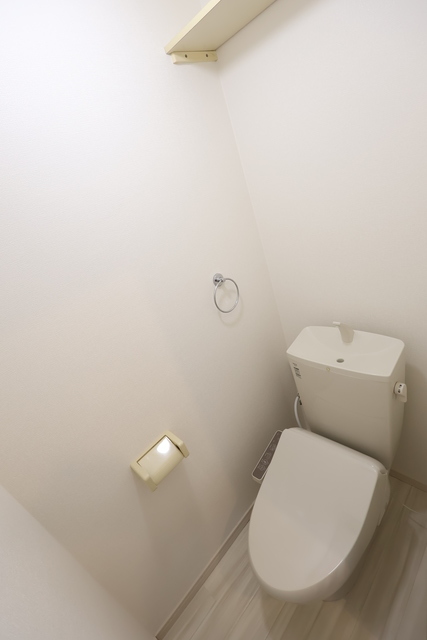 トイレ　温水洗浄便座