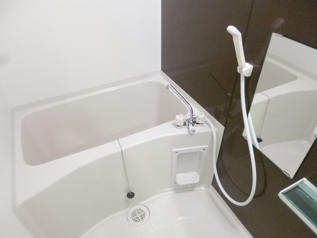 バス・シャワールーム　ゆったりとした浴室です！