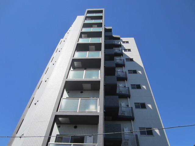 建物外観　一際存在感を放つ分譲賃貸マンションです♪