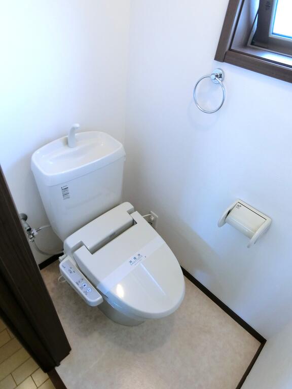 トイレ　※写真は反転タイプのお部屋です。