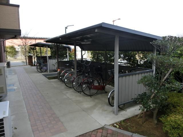 その他共有部分　屋根付き駐輪場