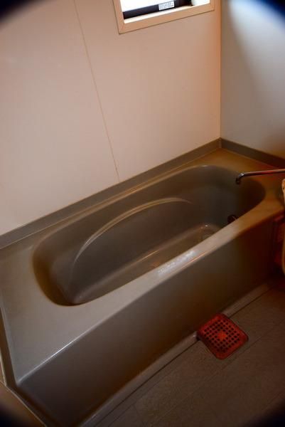 バス・シャワールーム　窓のある１坪バス