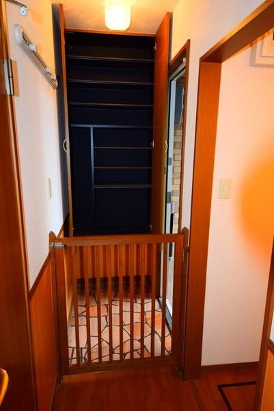 玄関　ペット用ドア付玄関