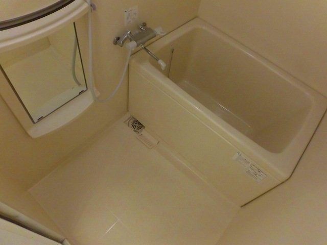 バス・シャワールーム　広めの浴室です。（浴室乾燥機