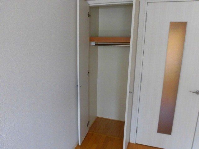 収納　洋室にクローゼットがあります。