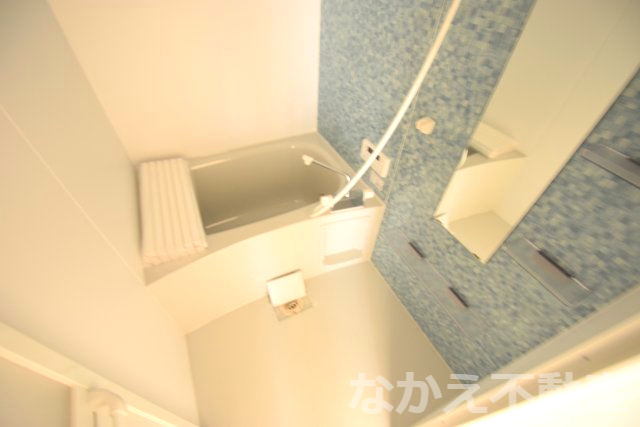 バス・シャワールーム　コンパクトで使いやすいお風呂です