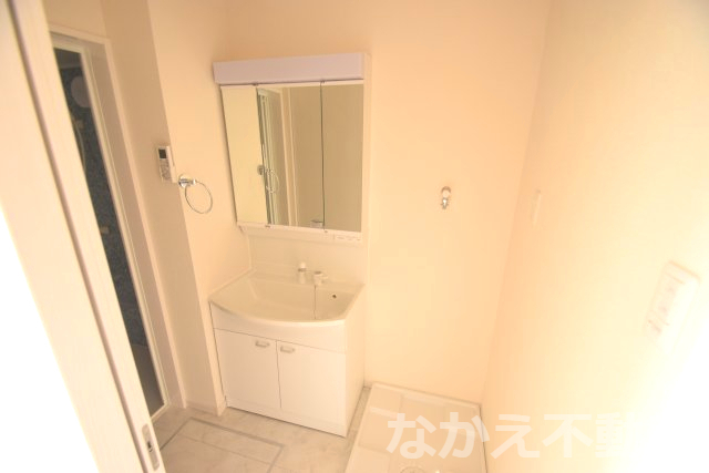 洗面設備　使いやすい洗面所です