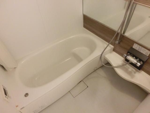 バス・シャワールーム　広々一坪風呂