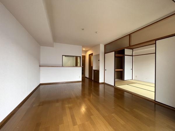 居室・リビング　明るいリビングダイニング！