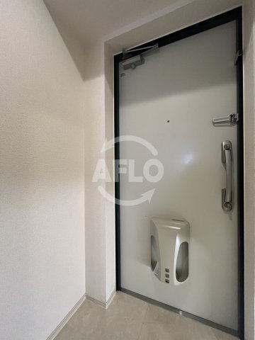 玄関　ルミナス上新庄　玄関