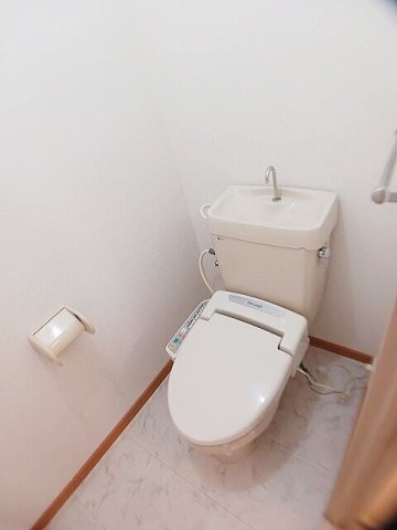 トイレ　シンプルで使いやすいトイレです