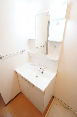 洗面設備　※同物件・反転タイプの写真です。