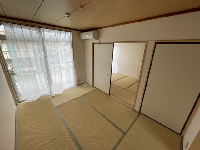 居室・リビング　和室ならではの温かな和の空間で寛ぎの時間を過ごせます