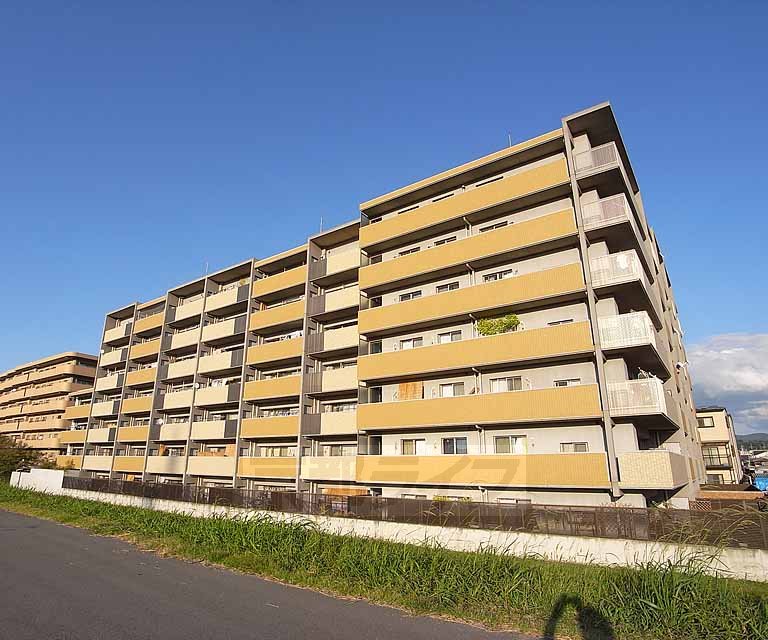 建物外観　豪華な分譲マンション登場です。