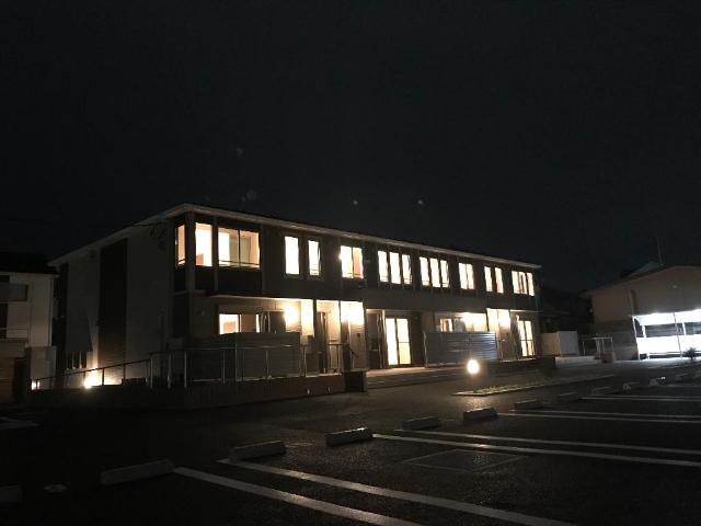 建物外観　外観写真（夜）