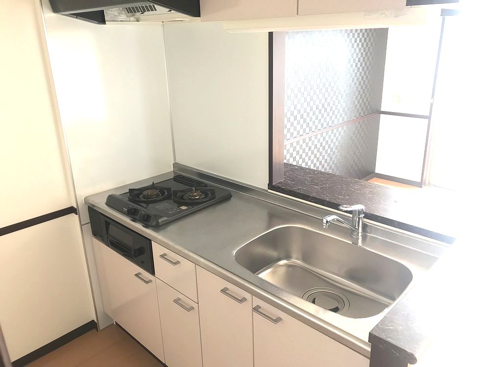 キッチン　※別部屋の参考写真となります。
