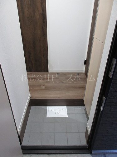 玄関　※別号室参考写真