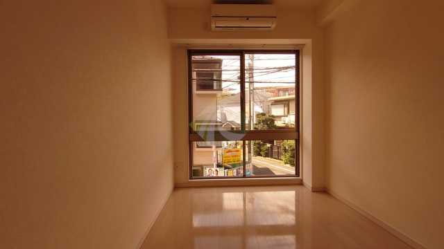 居室・リビング　APARTMENT KYODO SETAGAYAII