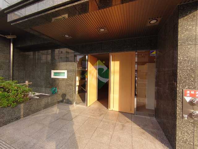 エントランス　日神デュオステージ新宿外苑東通り