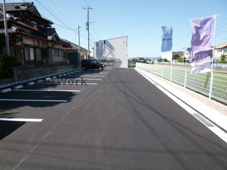 駐車場　駐車場