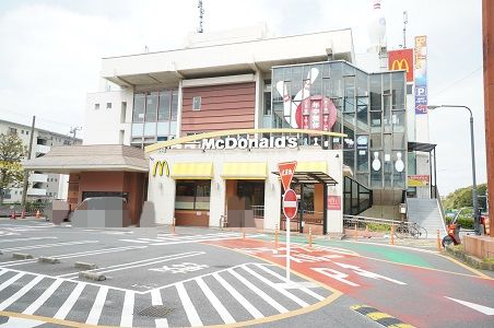 飲食店　マクドナルド 14号幸町店（飲食店）まで832m