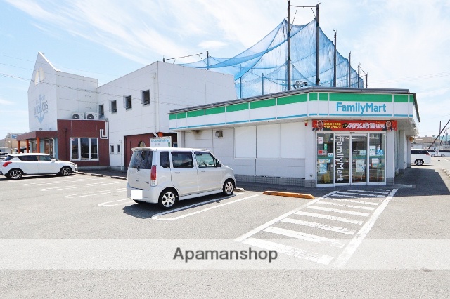 コンビニ　ファミリーマート 南沖洲店（コンビニ）まで835m