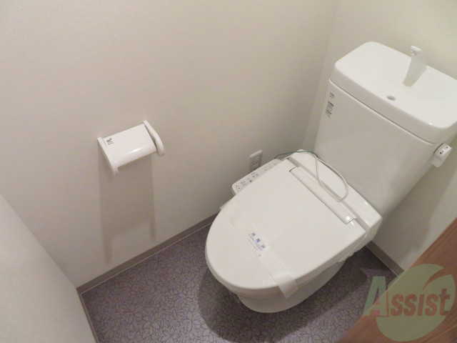トイレ　ウォシュレット機能がついたトイレです。安心して使用できます。