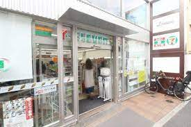 コンビニ　セブンイレブン 港区南青山3丁目店（コンビニ）まで335m