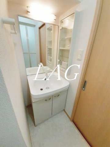 洗面設備　洗面台です。