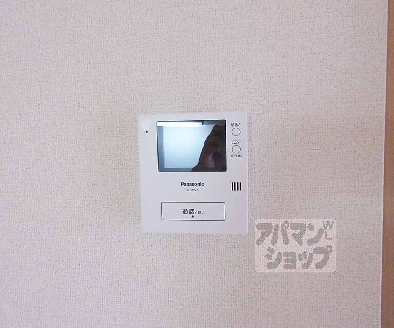 セキュリティ　モニター付きインターホンがついていて安心！