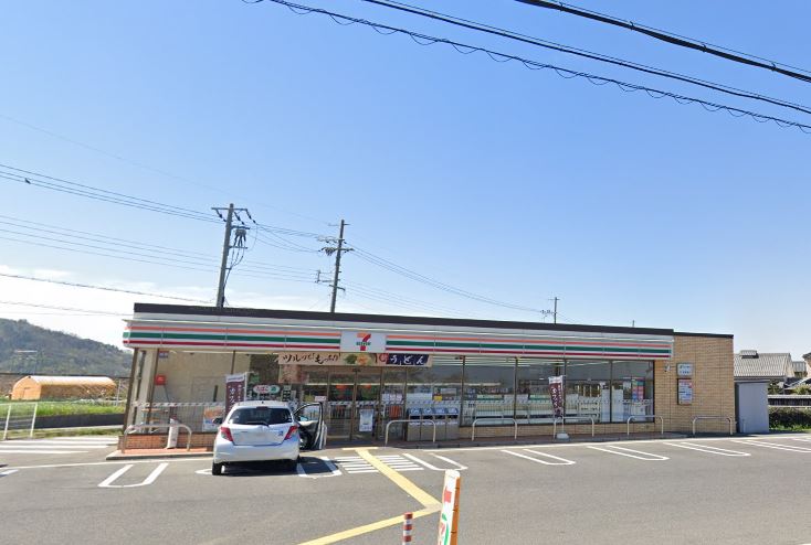 コンビニ　セブンイレブン 近江八幡野田町店（コンビニ）まで883m