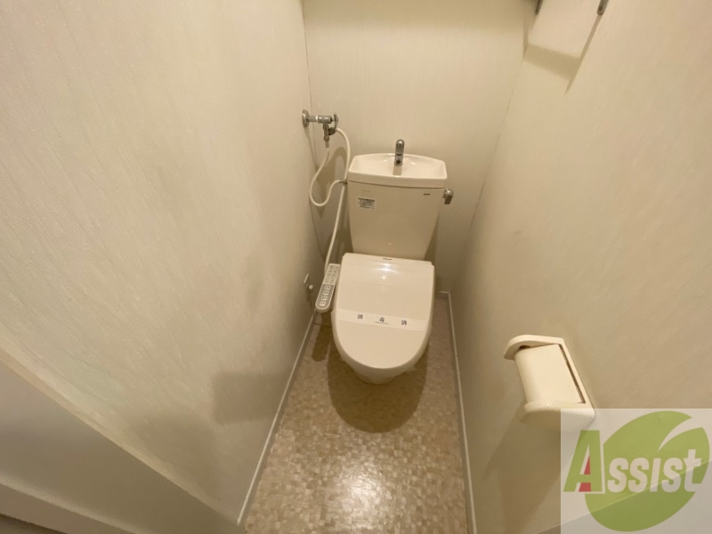 トイレ　こちらはトイレです。清潔感があり、安心して使用できます。