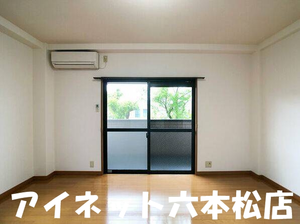 居室・リビング　最上階の角部屋に空きが出ました。