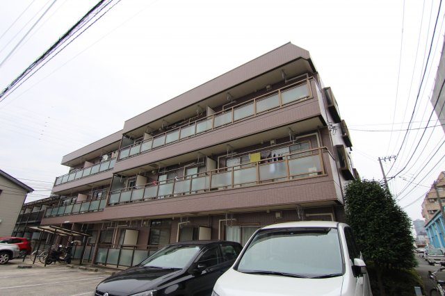 建物外観　南面バルコニーは抜けており陽当たりの良いお部屋です♪