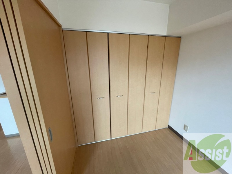 収納　寝室の収納です。部屋がすっきり片付きます。