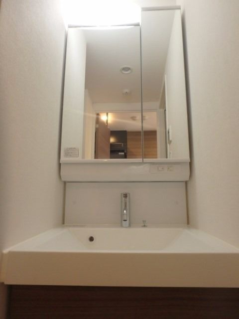 洗面設備　（別タイプ参考写真）XEBEC赤羽　北区赤羽１