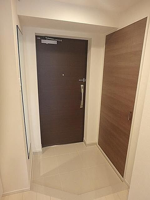 玄関　（別タイプ参考写真）XEBEC赤羽　北区赤羽１