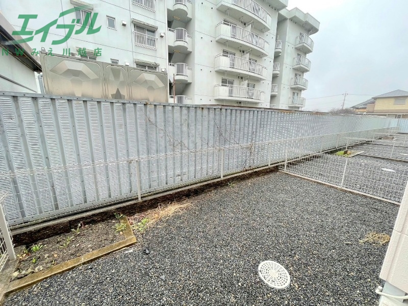庭　同物件別室反転写真