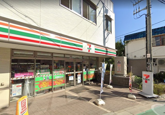 コンビニ　セブンイレブン目黒自由が丘2丁目店（コンビニ）まで675m