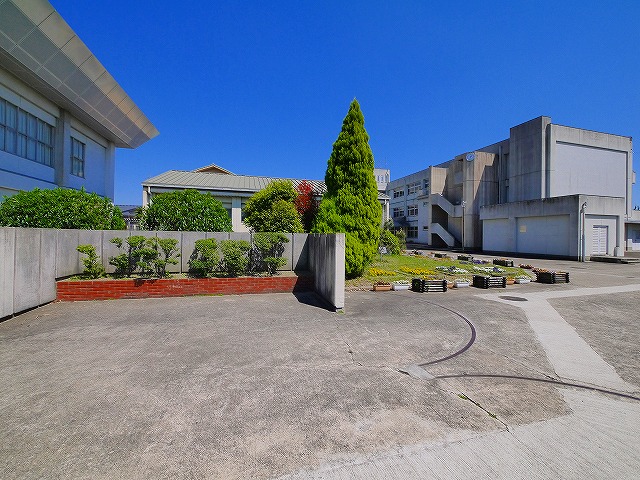 中学校　安堵町立 安堵中学校（中学校）まで2165m