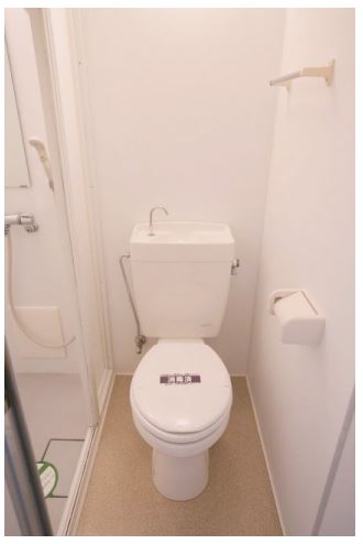 トイレ　落ち着いた色調のトイレです