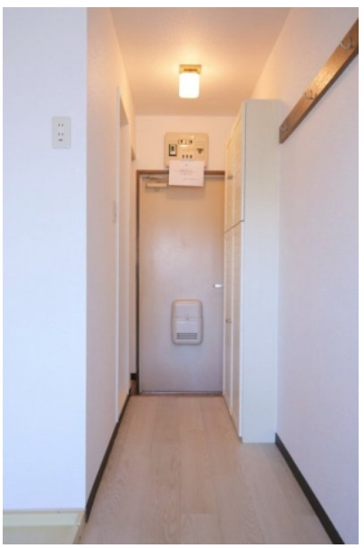 玄関　収納もある玄関です