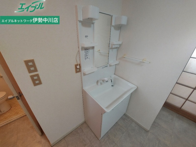 洗面設備　※同物件別部屋のお写真です。