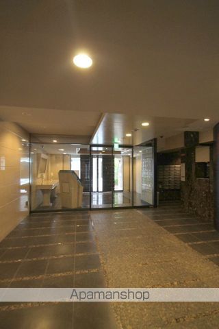 地下鉄堺筋線 堺筋本町駅 徒歩4分 15階建 築21年の外観写真