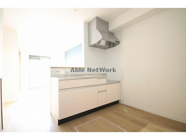 西尾市 2階建 築4年のキッチン写真
