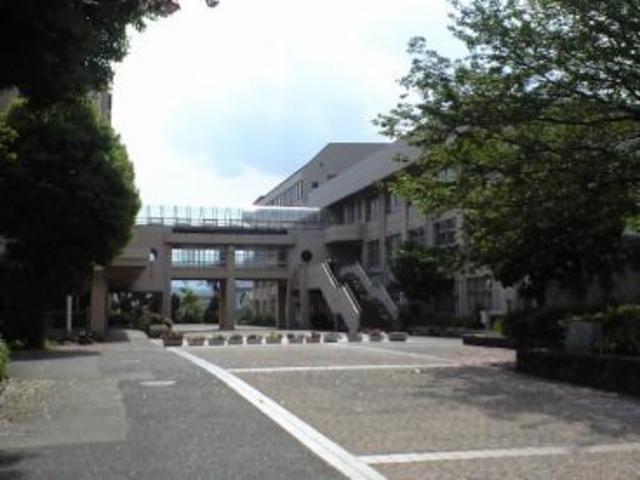 中学校　厚木市立藤塚中学校（中学校）まで1292m